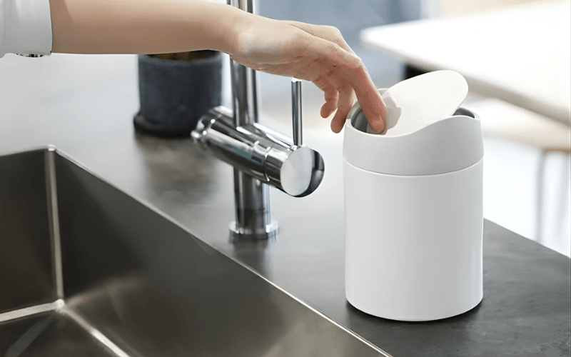 Thùng rác mini Simplehuman 1,5 lit