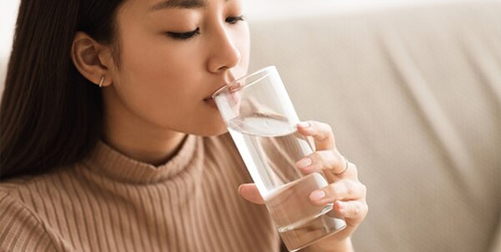 Thường xuyên uống nước