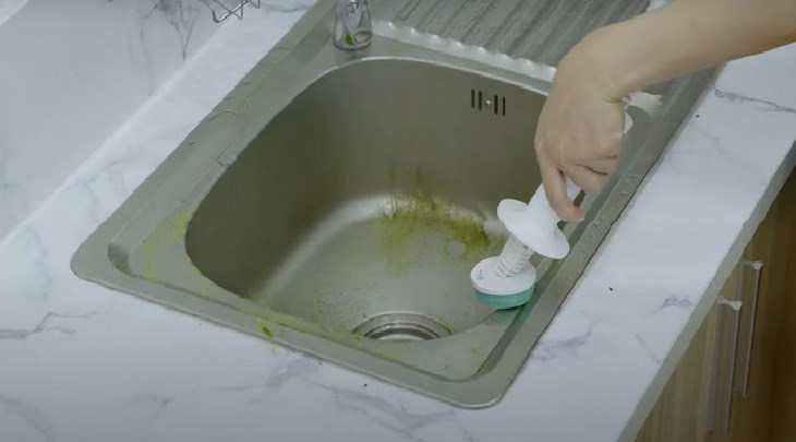 Làm sạch các thiết bị trong nhà bếp