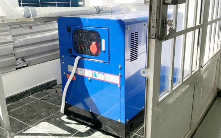 Sử dụng máy phát điện mini gia đình ở không gian thoáng mát và khô ráo