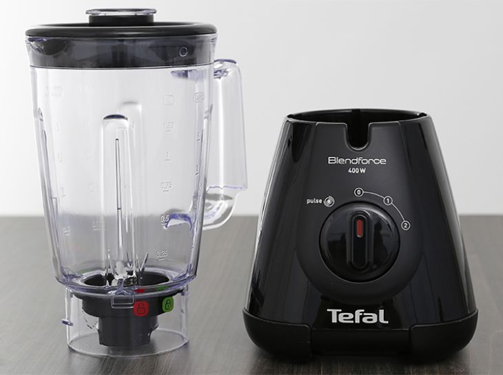 Máy xay sinh tố Tefal BL3058 có thân máy và cối xoay dễ dàng tháo rời, vệ sinh sau khi sử dụng