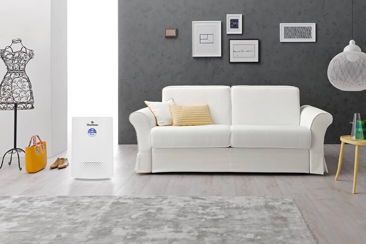 Máy lọc không khí BlueStone có thiết kế sang trọng và hiện đại, tô điểm cho không gian sử dụng