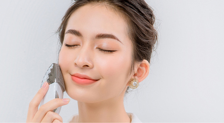 Máy rửa mặt và nâng cơ Lifetrons CMD-100