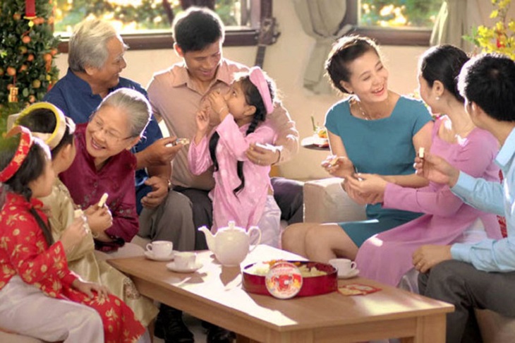 Quan tâm đến gia đình cả hai bên