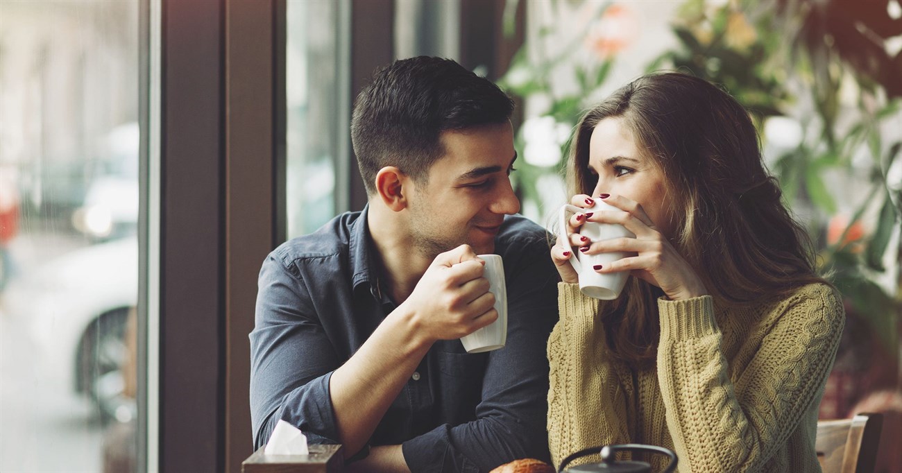 Đến quán quen thuộc của cả hai