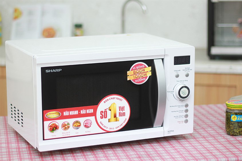 Bạn có thể sử dụng lò vi sóng Sharp R-G371VN-W 23 lít để làm giảm tình trạng cứng của nho khô