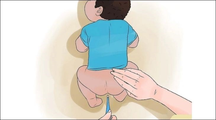 Đặt nhiệt kế vào mông trẻ để đo nhiệt độ