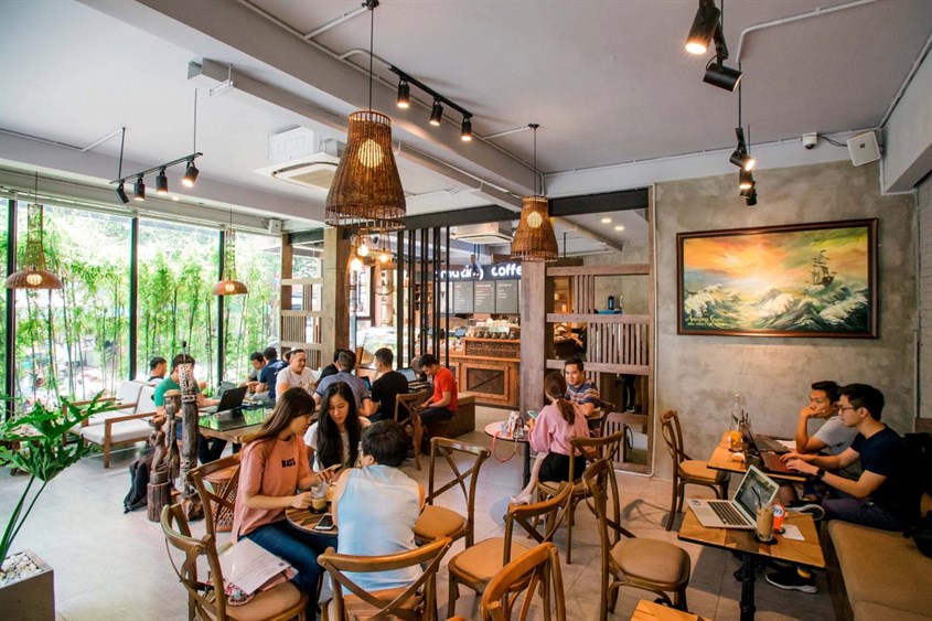 Máy lạnh thương mại là sự lựa chọn lý tưởng cho không gian quán cà phê và quán ăn có không gian rộng rãi