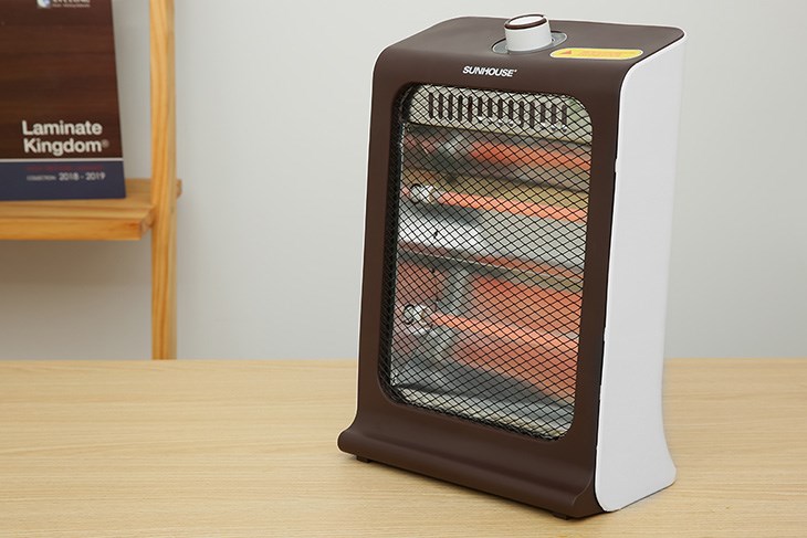 Nên dùng máy phun hơi ẩm và quạt sưởi hồng ngoại Sunhouse SHD7023 để cân bằng độ ẩm trong nhà