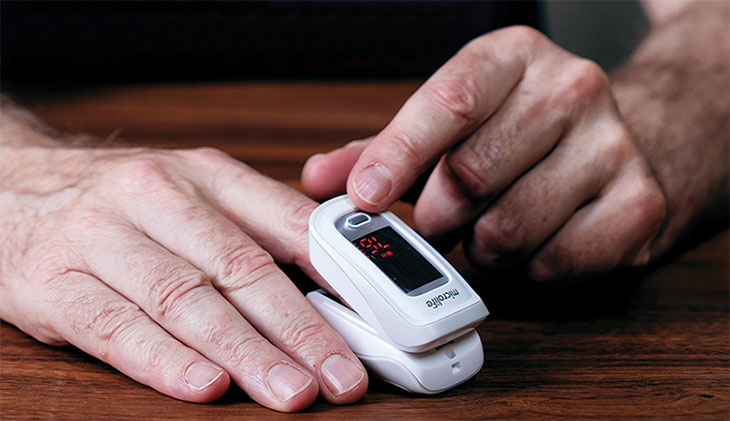 Máy đo nồng độ oxy dạng để bàn