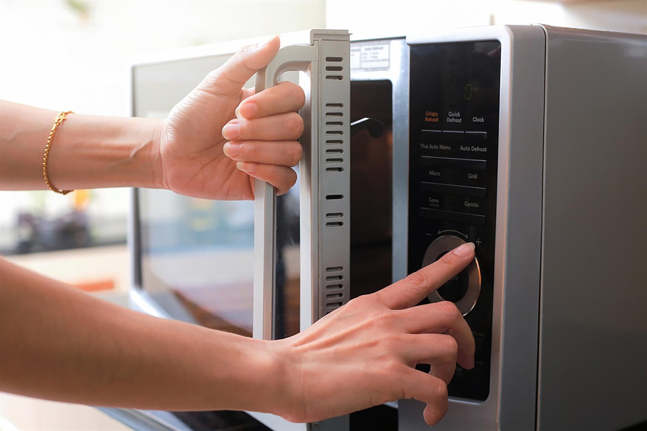 Các bước cần nhớ khi hâm thức ăn bằng lò vi sóng