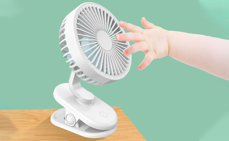 Hạn chế cho trẻ em sử dụng quạt mini cầm tay