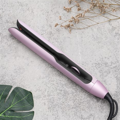 Khi dùng máy ép tóc Philips BHS530/00, bạn nên chỉnh mức nhiệt vừa phải để tránh làm hại tóc