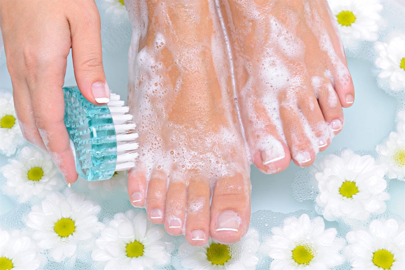 Vệ sinh bàn chân hằng ngày