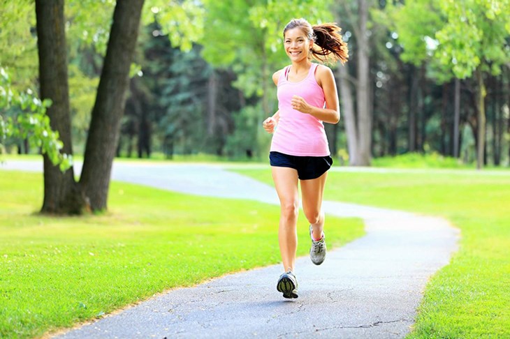 Chạy bộ không chỉ giúp bạn rèn luyện sức khỏe mà còn đem đến tinh thần vui vẻ và phấn chấn hơn