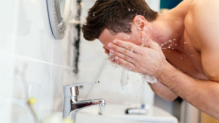 Chăm sóc da mặt thường xuyên