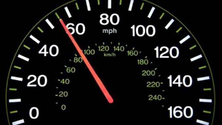 Chạy xe ở tốc độ 40 - 60 km/h