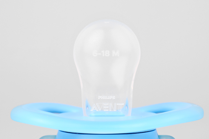 Ti giả silicone Philips Avent SCF542/12 được thiết kế đầu ti đối xứng.