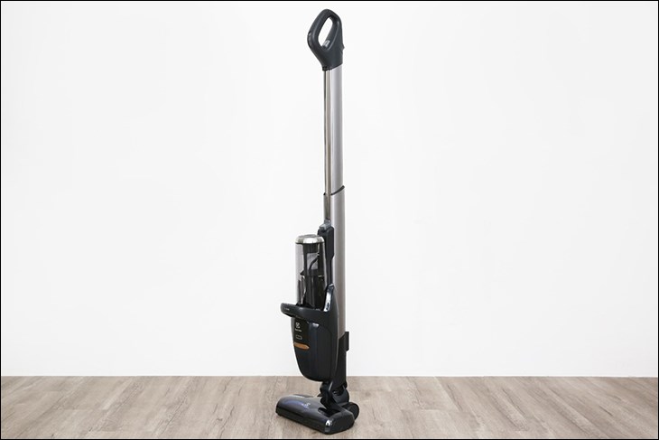 Máy hút bụi không dây Electrolux PF91-5BTF được trang bị đèn UV diệt khuẩn, giúp ức chế sự phát triển của vi khuẩn