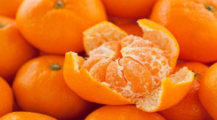 Tinh dầu thơm trong vỏ quýt, cam là thứ khiến muỗi phải tránh xa nhà bạn