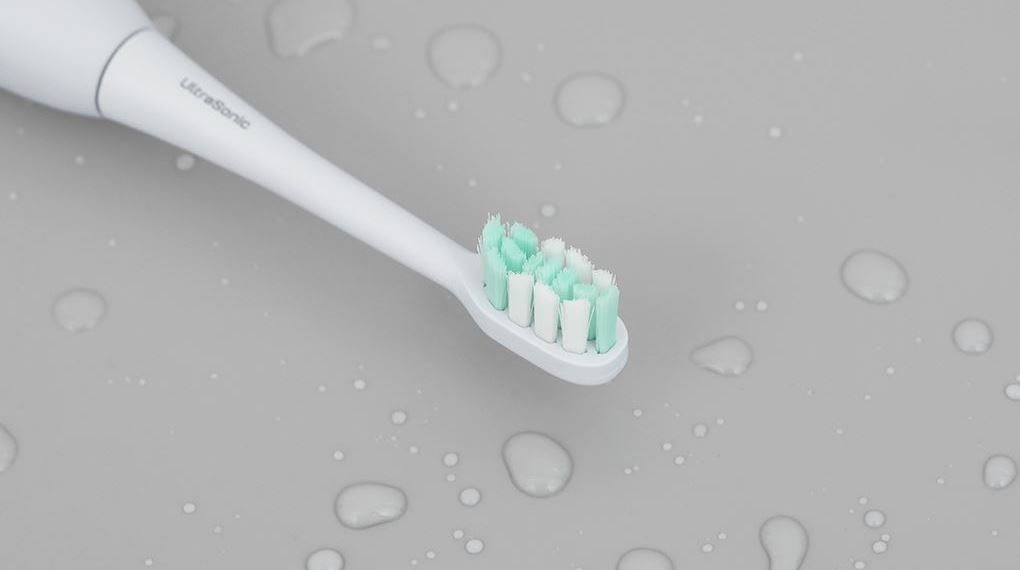 Bàn chải điện Hawonkoo ETH-002-W vừa đảm bảo làm sạch các mảng bám, vừa không gây tổn thương răng miệng