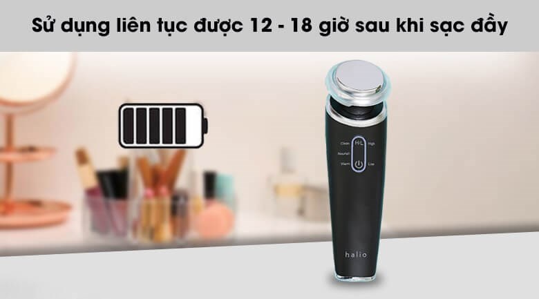 Máy massage mặt Halio Ion Cleansing & Moisturizing Black có thể dùng liên tục khoảng 12 - 18 giờ cho mỗi lần sạc đầy