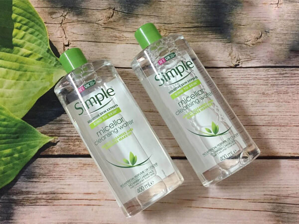 Vệ sinh máy rửa mặt bằng nước tẩy trang với 3 bước đơn giản