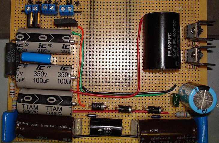 Để Ampli đèn hoạt động, đốt nóng cực ca-tốt ở nhiệt độ nhất định