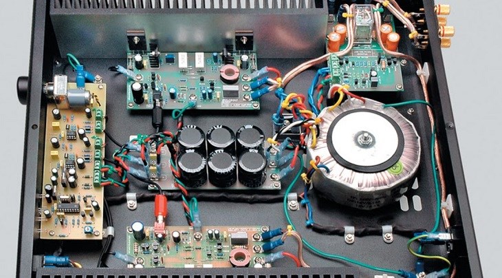 Cấu tạo bên trong của Amply bán dẫn mạch Class D