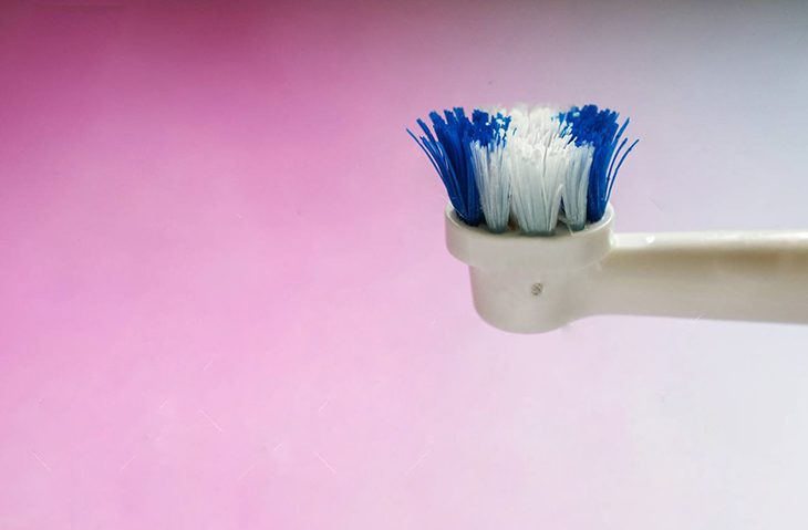 Đầu bàn chải điện bị loe và xù lông
