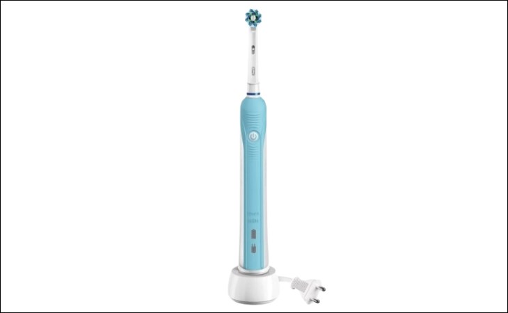 Bàn chải điện Oral B Pro 700 sở hữu chế độ cảnh báo 30 giây giúp người dùng vệ sinh răng miệng hiệu quả hơn