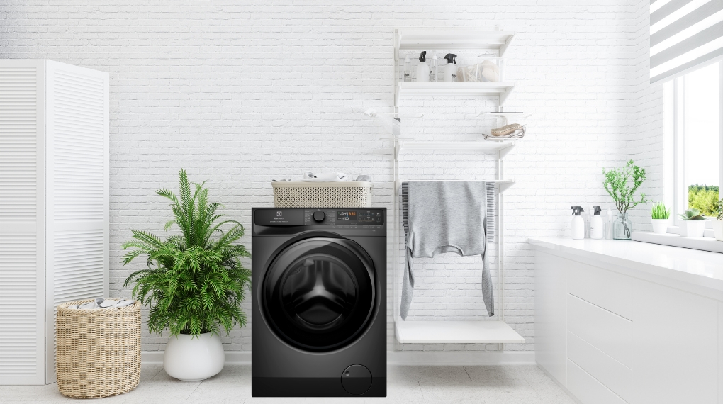 Máy giặt sấy Electrolux UltimateCare 700 Inverter giặt 11 kg - sấy 7 kg EWW1143R7SC ứng dụng VapourRefresh làm sạch, giảm nhăn và mùi hôi bằng hơi nước