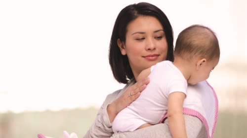 Làm gì khi trẻ bị ọc sữa