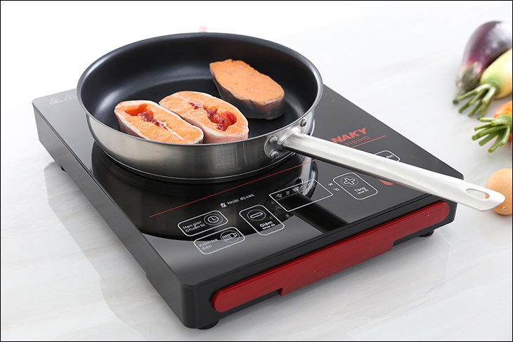 Bếp hồng ngoại Sanaky SNK-2101HG có bảng điều khiển cảm ứng, dễ dàng điều chỉnh nhiệt độ