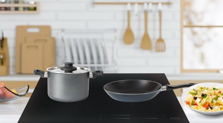 Bếp từ 3 vùng nấu Smeg SI1M7733B (536.64.081) có tổng công suất lớn 7200W, giúp nấu ăn nhanh và tiết kiệm thời gian