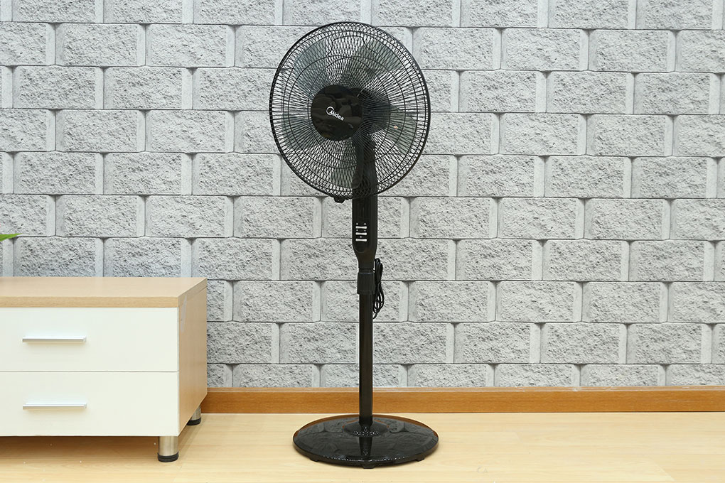 Quạt đứng Midea FS40-15QR với nhiều tính năng hiện đại
