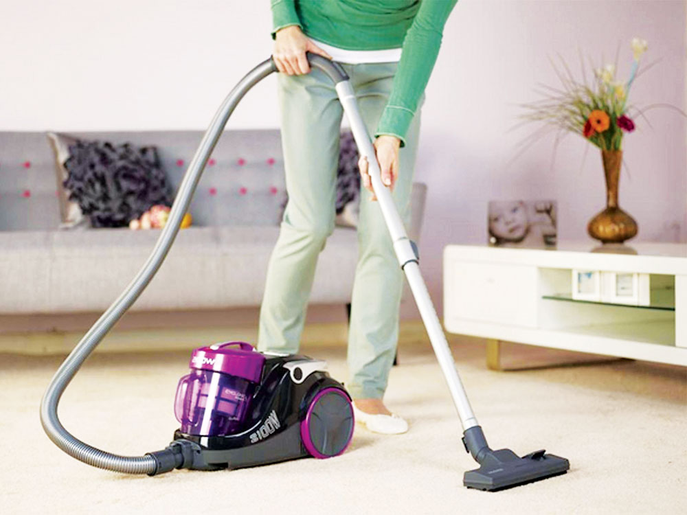Loại bỏ bụi bằng máy hút bụi