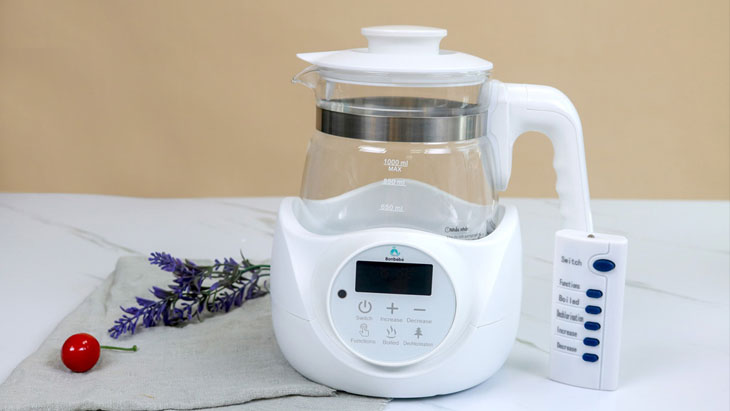 Bình đun siêu tốc Bonbébé có thiết kế nhã nhặn, tinh tế với 2 gam màu trắng và xanh đặc trưng