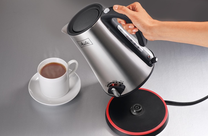 Bình đun siêu tốc bị đen dùng có nguy hại gì không?