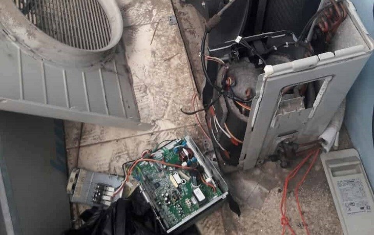 Bo mạch điều khiển bị lỗi khiến block máy hở điện, hư hỏng