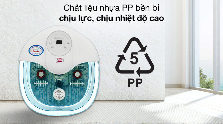 Bồn ngâm chân được làm từ đa dạng các chất liệu như nhựa cao cấp, tre, sứ,...