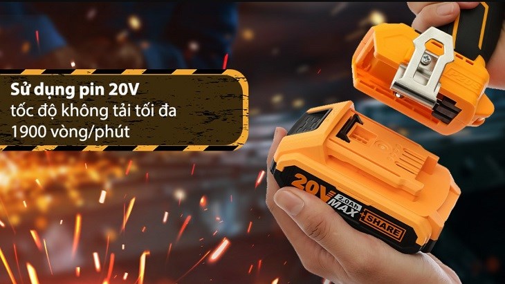Tháo và lắp pin dễ dàng trên máy khoan búa pin Ingco CIDLI20608 20V