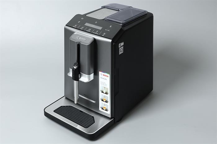 Máy pha cà phê Bosch TIE20504 Màu Bạc là dòng máy pha cà phê tự động với thời gian chiết xuất linh hoạt từ 30 đến 180 giây