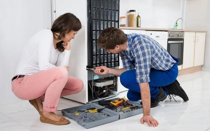 Các bộ phận liên quan đến hệ thống lạnh bên trong tủ lạnh nếu xảy ra sự cố phải nhờ đến nhân viên kĩ thuật