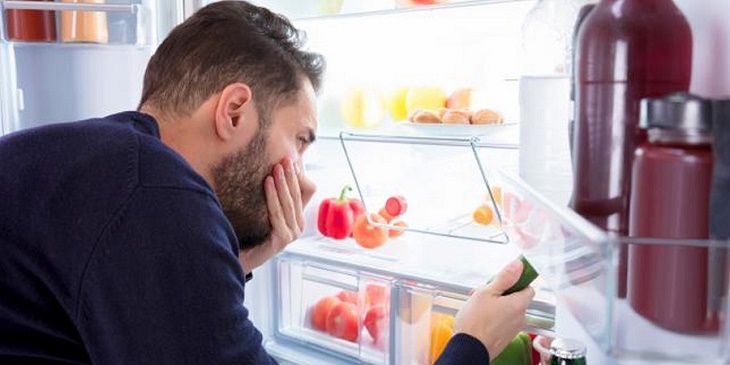 Tủ mát có mùi hôi rất khó chịu
