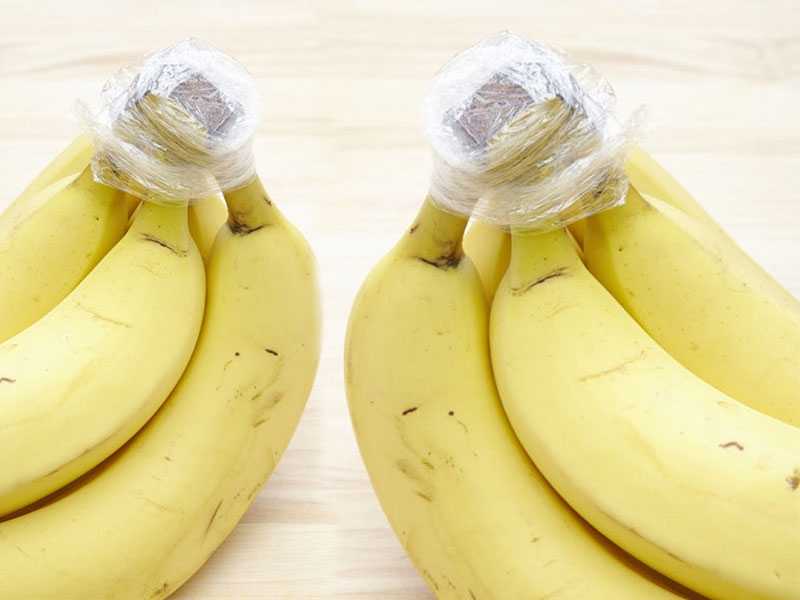 Cách bảo quản chuối chín trong ngăn mát tủ lạnh bằng màng bọc thực phẩm