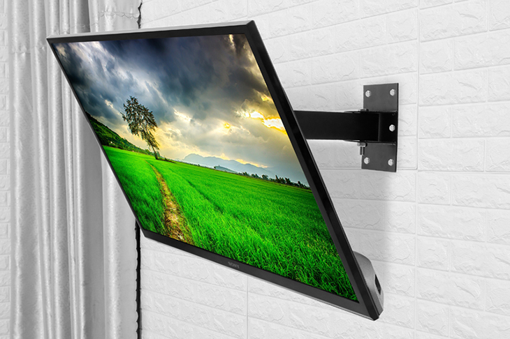 Lắp đặt khung treo Tivi 37-63 inch Xoay Cảnh Phong X7-4
