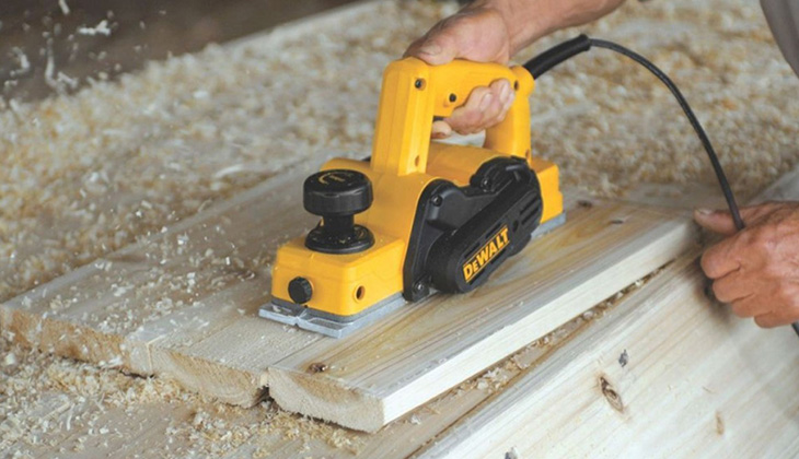 Máy bào Dewalt D26676-B1 550W