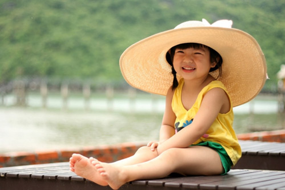 Mặc trang phục chống nắng