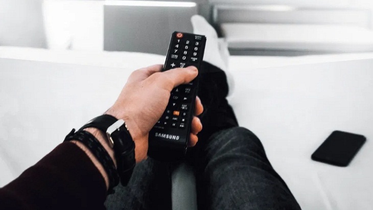 Bộ điều khiển từ xa (remote)